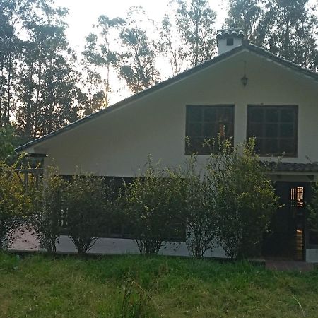 Quinta Los Eucaliptos Hotel Кито Екстериор снимка